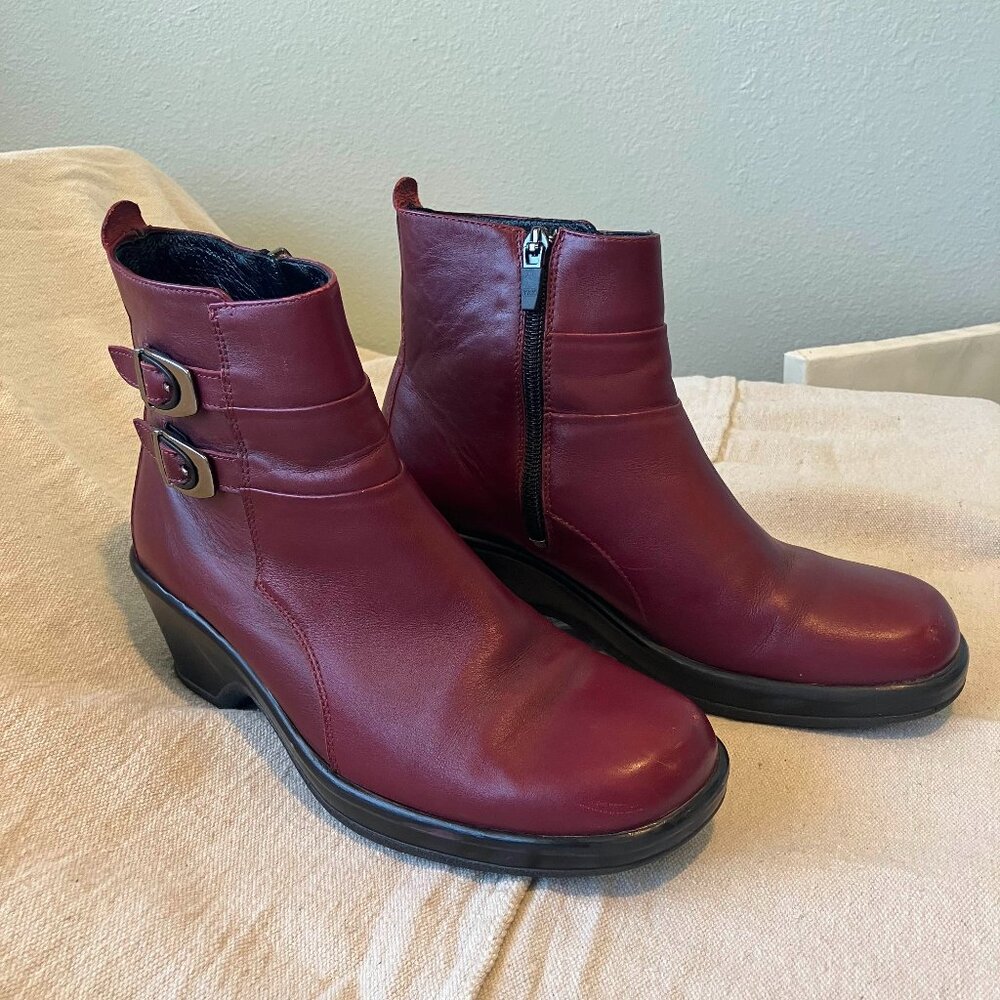 Dansko Boots red sz 38